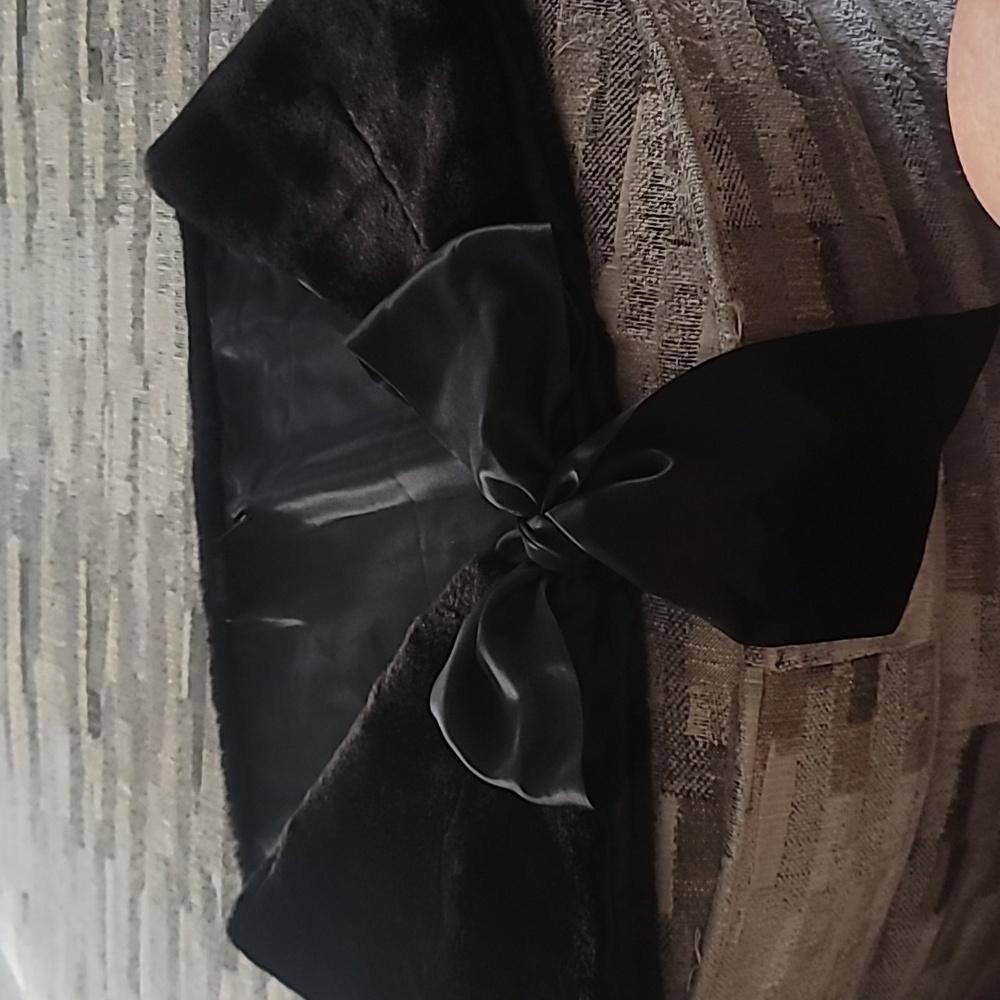 SHORT CAPE